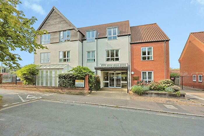2 Bedroom Flat For Sale In Fairland Street, Wymondham, NR18