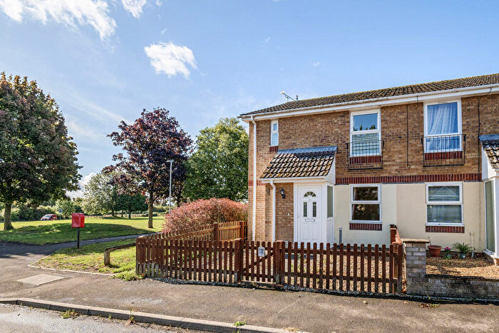 1 Bedroom Maisonette For Sale In Victoria Drive, Lyneham, SN15