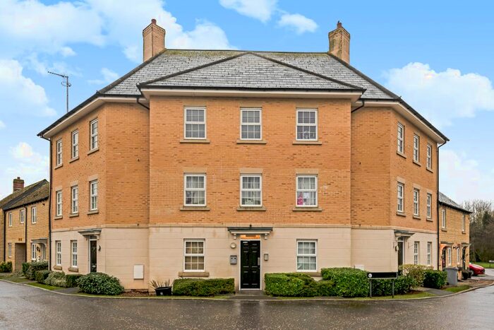 2 Bedroom Flat To Rent In Flax Crescent, Carterton, OX18