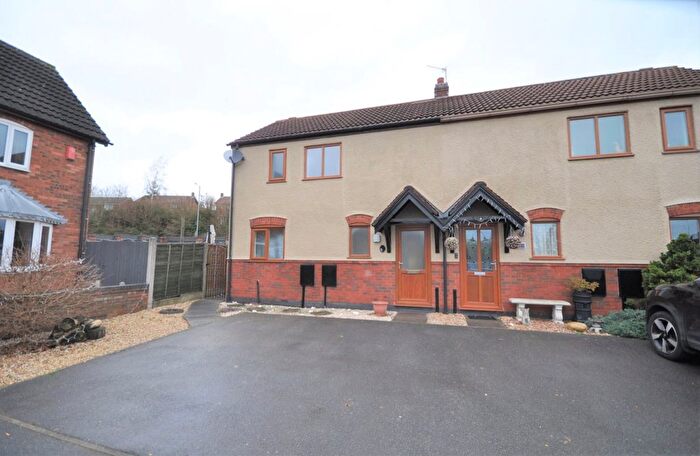 2 Bedroom Semi-detached House To Rent In Cameron Close, Burton-On-Trent, Staffordshire, DE15