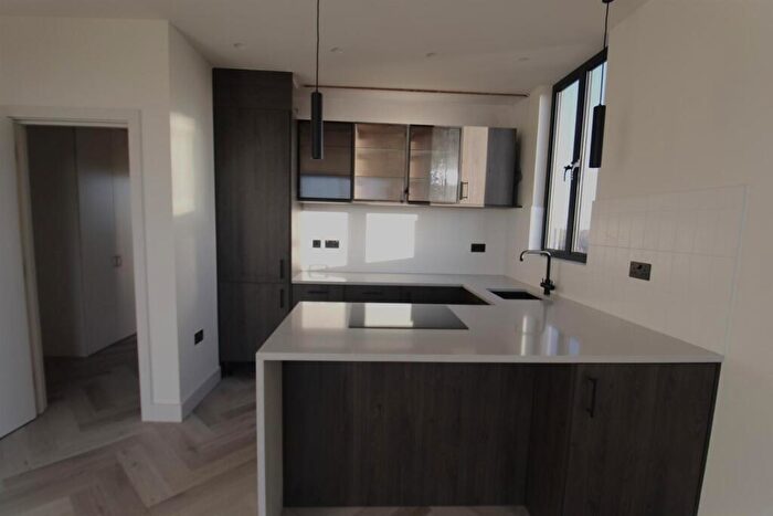 1 Bedroom Apartment To Rent In Williams Grove, Wood Green, N22