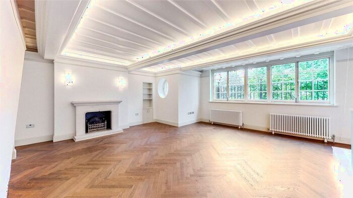 2 Bedroom Maisonette To Rent In Lansdowne Road, Notting Hill, London, W11