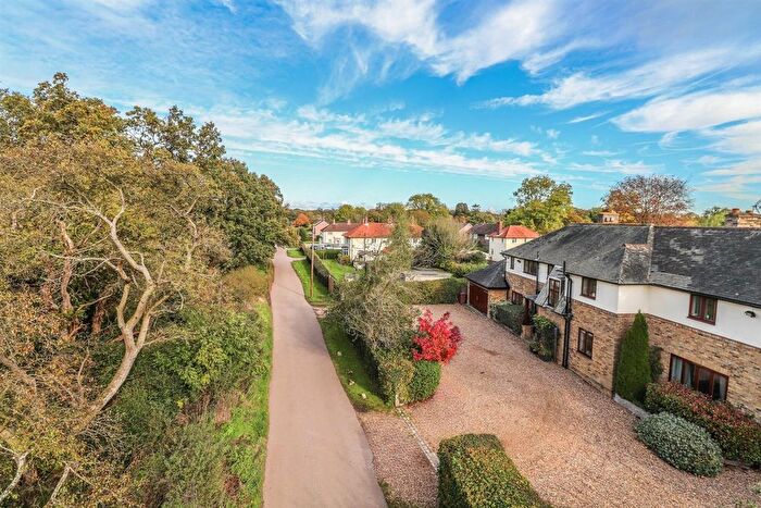 5 Bedroom Detached House For Sale In The Roundings, Hertford Heath, SG13