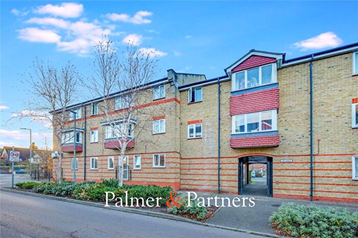 2 Bedroom Apartment For Sale In Parkinson Drive, Chelmsford, Essex, CM1