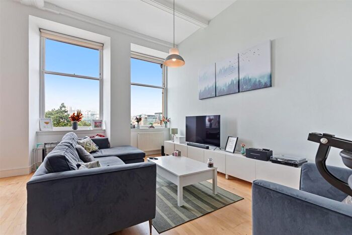 2 Bedroom Flat For Sale In Morrison Street, Glasgow, G5
