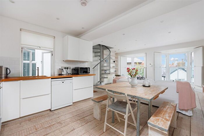 3 Bedroom Property For Sale In Regent Terrace, Mousehole, Penzance, TR19