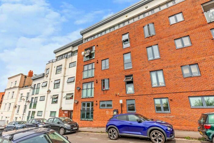 1 Bedroom Apartment To Rent In Lawford Mews, Waterloo Road, Bristol, BS2
