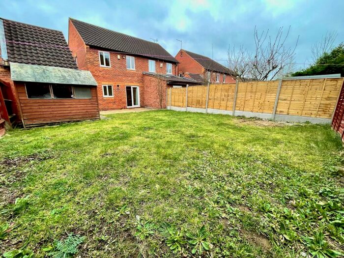 3 Bedroom Semi-Detached House To Rent In Chalwell Ridge, Shenley Brook End, Milton Keynes, MK5