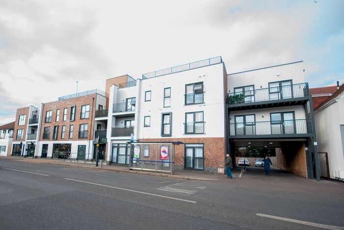 2 Bedroom Flat To Rent In London Road, Leigh-On-Sea, SS9