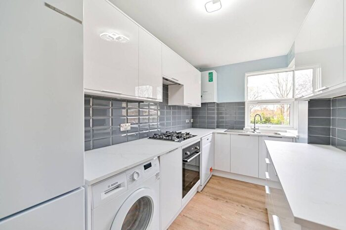 2 Bedroom Flat To Rent In Glenbuck Road, Surbiton, KT6