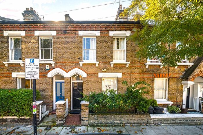 3 Bedroom Property For Sale In Sabine Road, Shaftesbury Estate, SW11