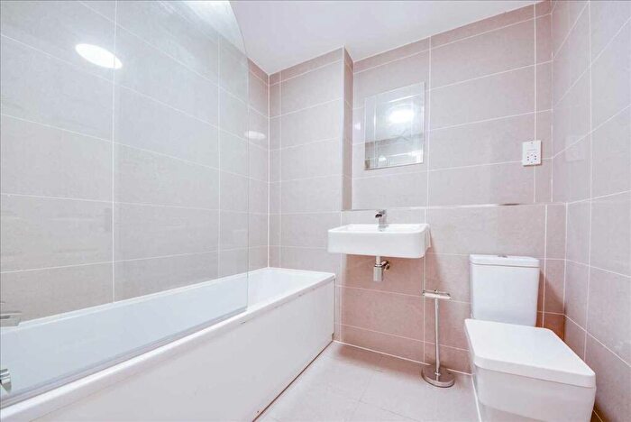 2 Bedroom Terraced House For Sale In Irthlingborough Road, Wellingborough, NN8