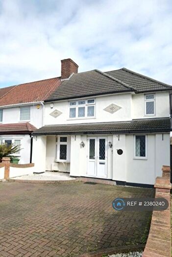5 Bedroom End Of Terrace House To Rent In Halbutt Street, Dagenham, RM9