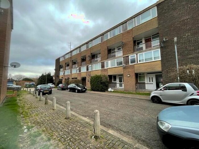 1 Bedroom Flat To Rent In Southside, HP21