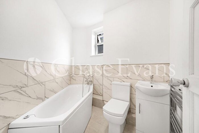 3 Bedroom Flat To Rent In Great Eastern Street, Shoreditch, London, EC2A
