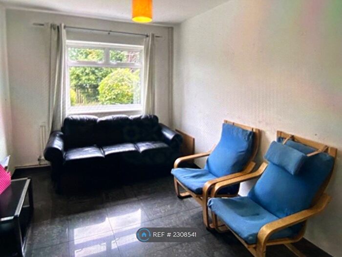 5 Bedroom Semi-Detached House To Rent In Spring Rise, Egham, TW20