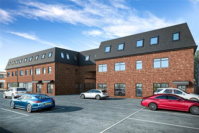 1 Bedroom Flat For Sale In Station Road, Addlestone, Surrey, KT15