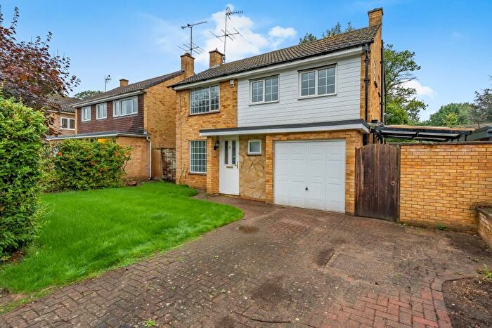 3 Bedroom Detached House To Rent In Sunningdale, Berkshire, SL5