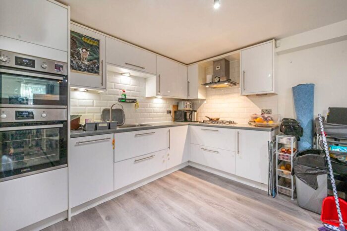 1 Bedroom Maisonette To Rent In Walthamstow Village, Walthamstow Village, London, E17