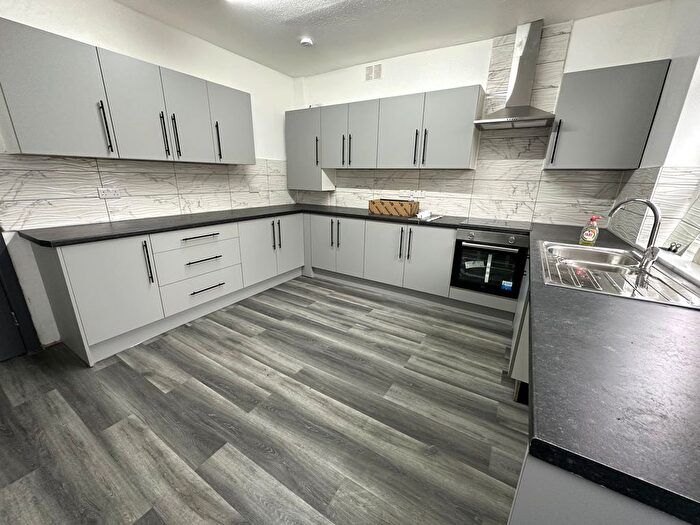 6 Bedroom Property To Rent In Albert Road, Manchester, M19