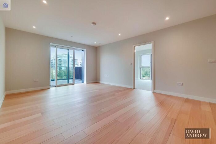 2 Bedroom Apartment To Rent In Navigation Point, Hale Wharf Ferry Lane, N17