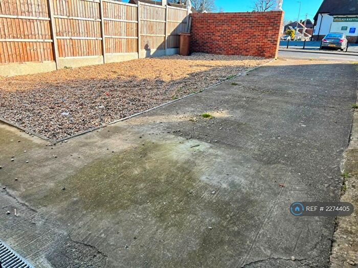 2 Bedroom Bungalow To Rent In Wigmore Road, Gillingham, ME8