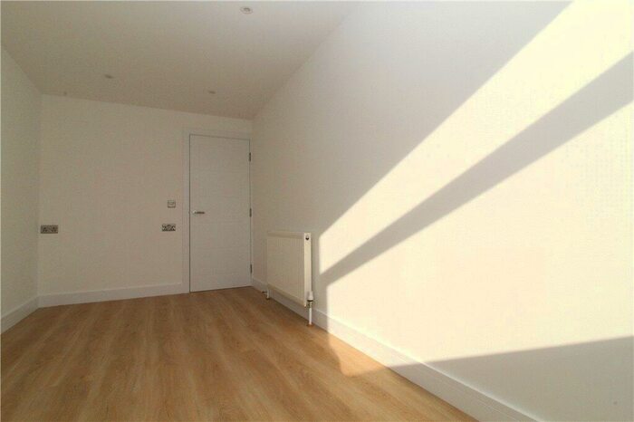 2 Bedroom Apartment To Rent In Kidderminster Road, Croydon, CR0