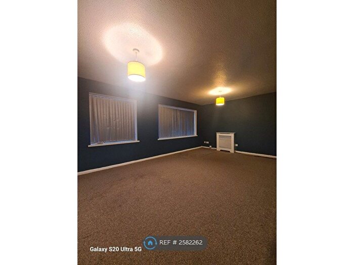 2 Bedroom Flat To Rent In Arborfield Close, Slough, SL1