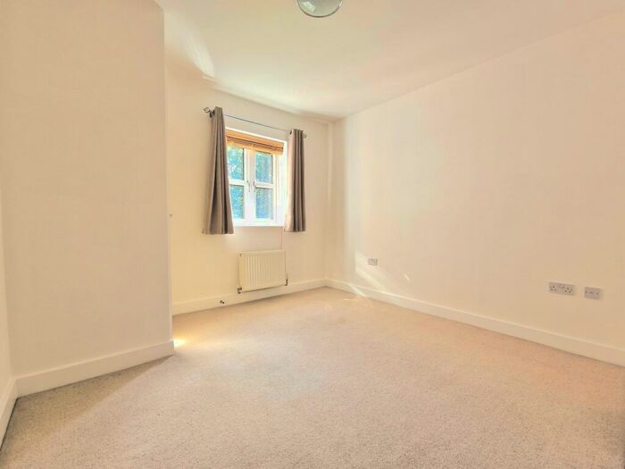 2 Bedroom Apartment To Rent In Ardwick Court, Sycamore Road, Farnborough, GU14