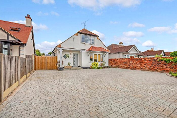 3 Bedroom Detached House For Sale In Southend Road, Rochford, Essex, SS4