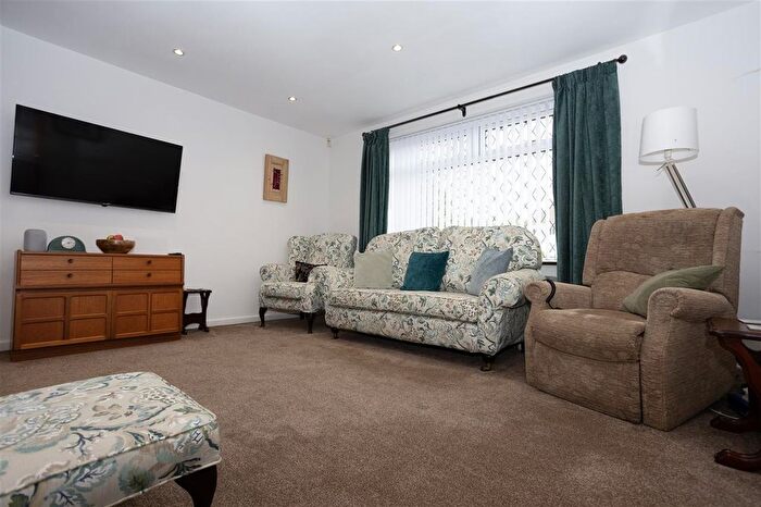 2 Bedroom Detached Bungalow For Sale In Park Crescent, Eastwood, Nottingham, NG16