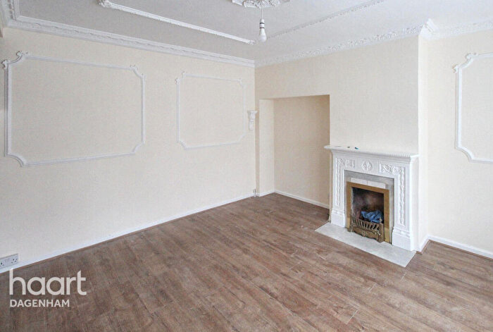 3 Bedroom End Of Terrace House To Rent In Alibon Road, Dagenham, RM10