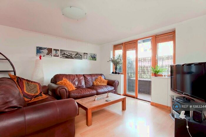 2 Bedroom Flat To Rent In Nichols Court, London, E2