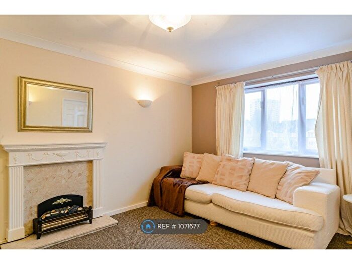 2 Bedroom Flat To Rent In Bellcroft, Birmingham, B16