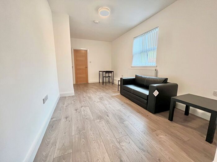 1 Bedroom Flat To Rent In - Lichfield Street, Walsall, WS1