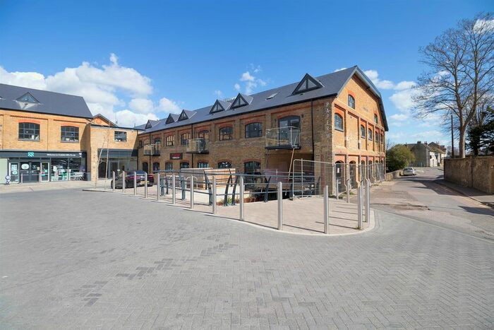 2 Bedroom Flat To Rent In Crabble Hill, Dover, CT17