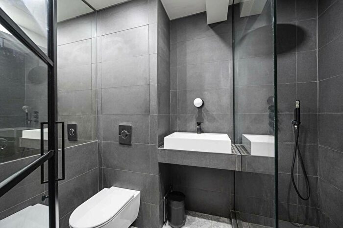 2 Bedroom Flat For Sale In Fern Street, Bow, London, E3