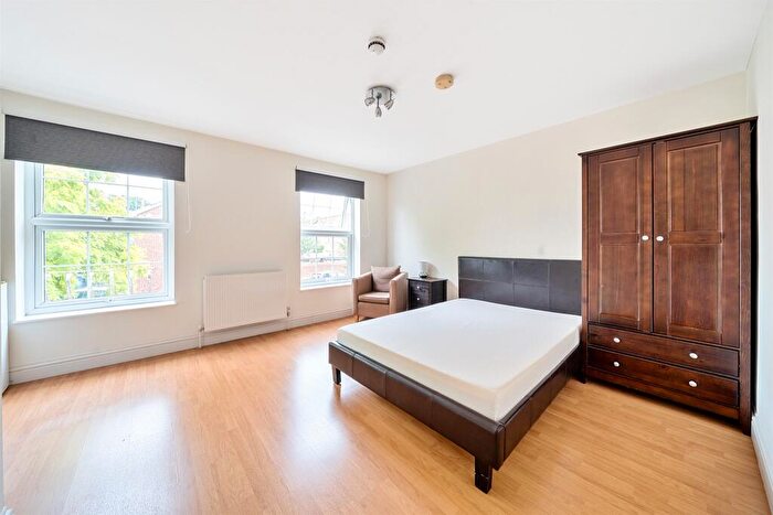 5 Bedroom End Of Terrace House For Sale In Wayside Mews, Maidenhead, SL6