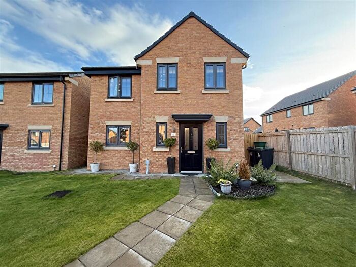 3 Bedroom Detached House For Sale In Pondside Close, Hurworth, DL2