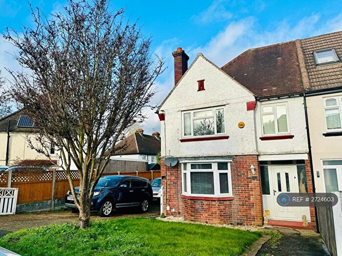 3 Bedroom Semi Detached House To Rent In York Road, Maidstone, ME15