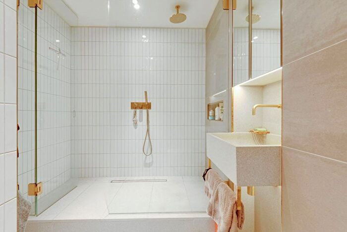 1 Bedroom Flat To Rent In Fann Street, London, EC2Y