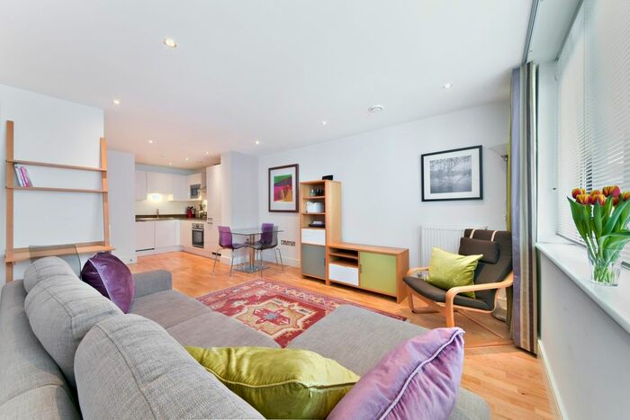 1 Bedroom Flat To Rent In Beacon Point, New Capital Quay, Dowells Street, Greenwich, London, SE10