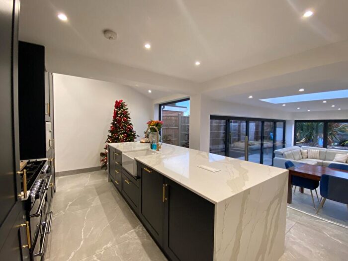 5 Bedroom Semi-Detached Bungalow For Sale In St. Davids Way, Wickford, SS11