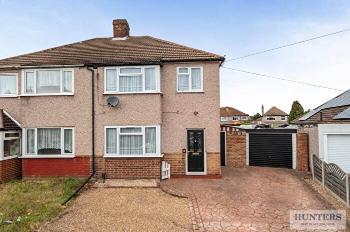 3 Bedroom Semi Detached House For Sale In Ross Road, Dartford, Kent, DA1