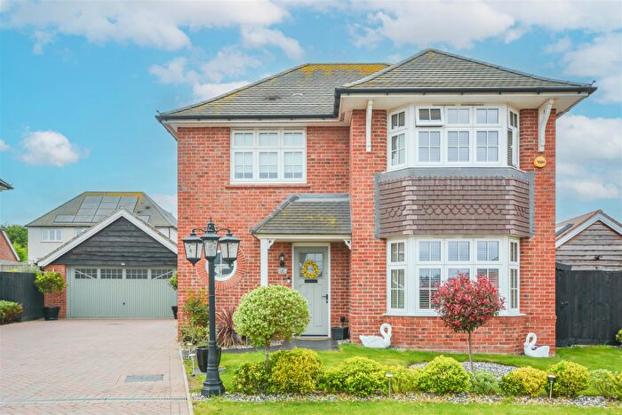 3 Bedroom Detached House For Sale In Fieldwood Way, Bulphan, Upminster, RM14