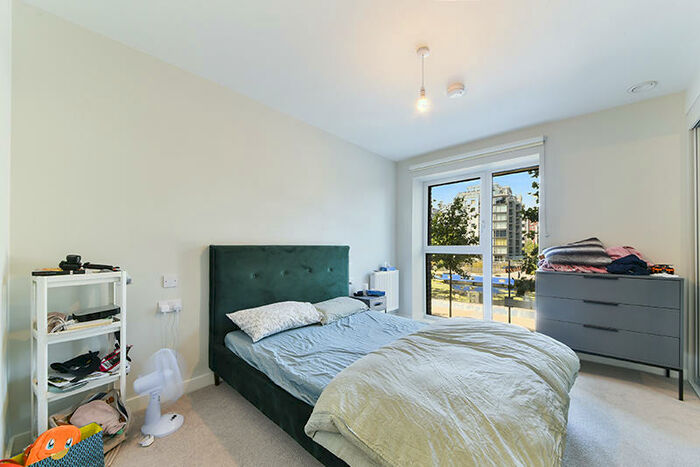 2 Bedroom Apartment To Rent In Tottenham Hale London, N17