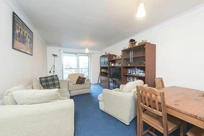 2 Bedroom Flat To Rent In Winders Road, Battersea, SW11