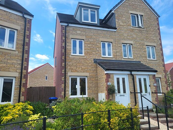 3 Bedroom Semi-Detached House To Rent In Griffin Walk, Chippenham, SN15
