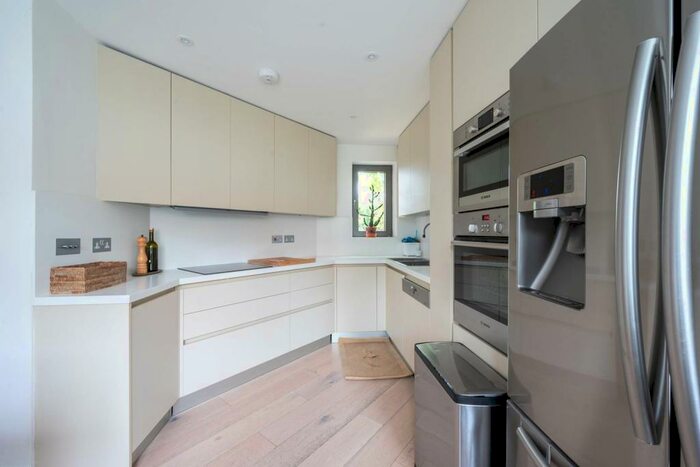 4 Bedroom House To Rent In Boileau Road, Barnes, London, SW13
