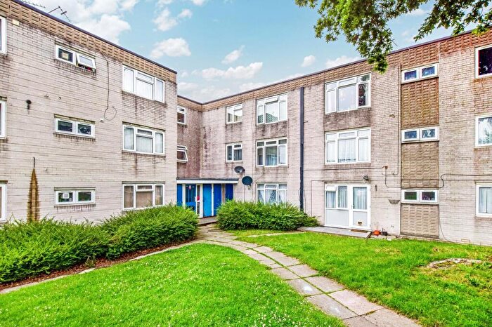 1 Bedroom Flat To Rent In Caburn Court, Crawley, RH11